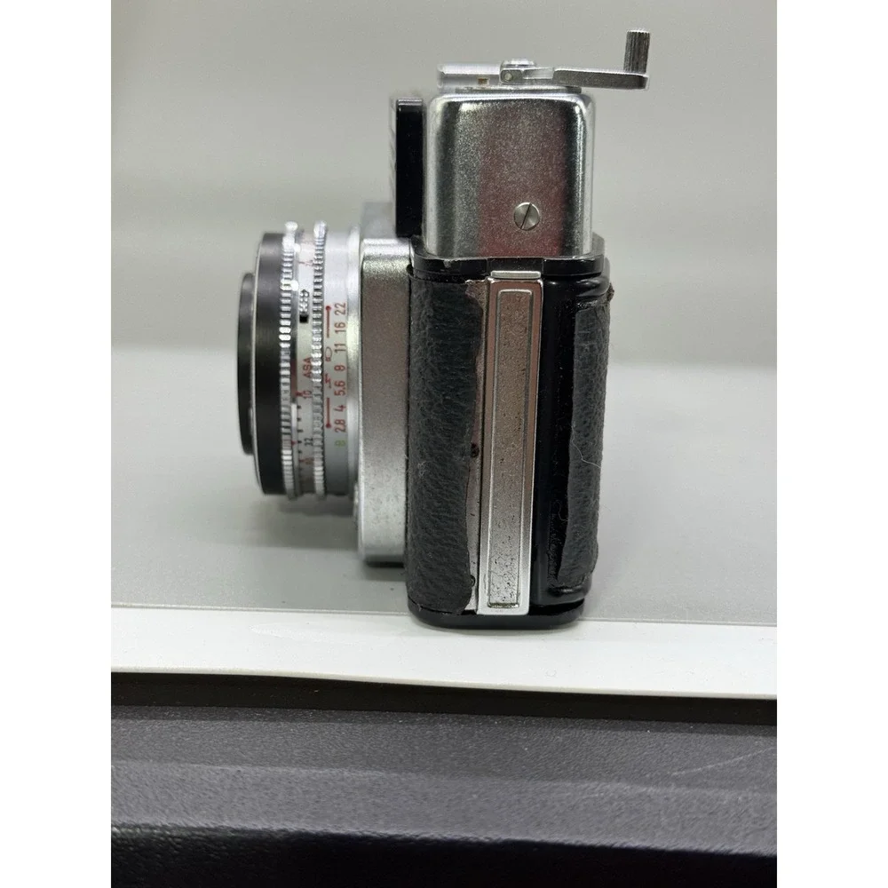 Vintage‎ Bertram Camera with case untested